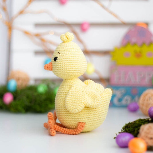 Amigurumi Crochet Chicken. Crochet Pattern in PDF