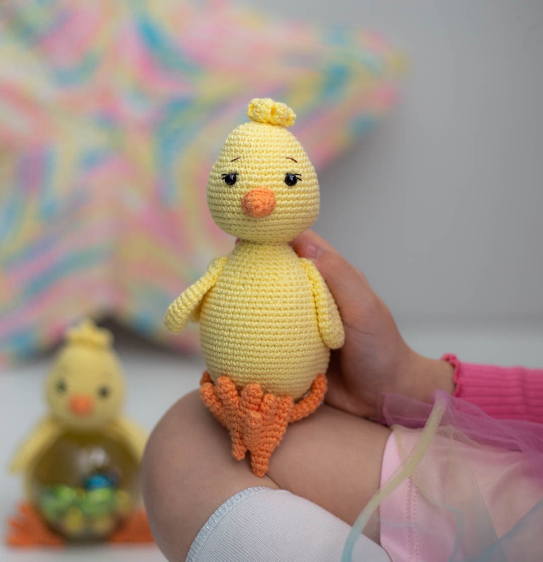 Amigurumi Crochet Chicken. Crochet Pattern in PDF