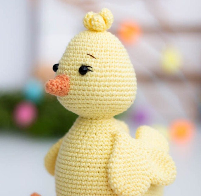 Amigurumi Crochet Chicken. Crochet Pattern in PDF