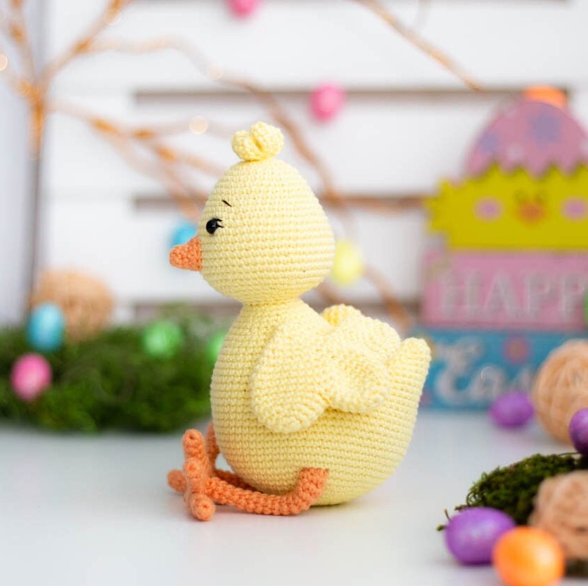 Amigurumi Crochet Chicken. Crochet Pattern in PDF