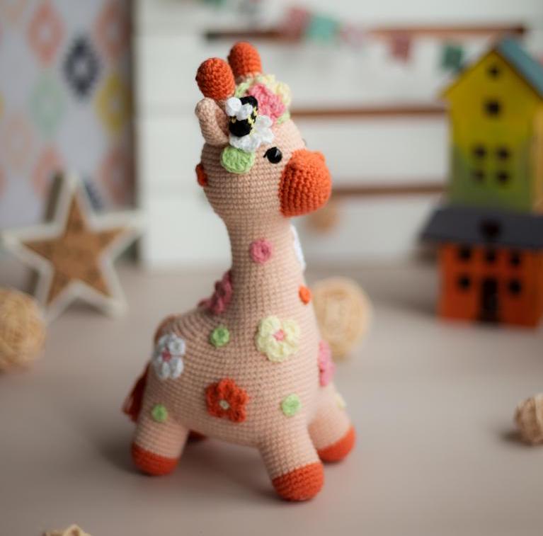 Amigurumi Crochet Giraffe. Crochet Pattern in PDF
