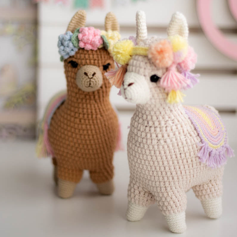 Amigurumi Crochet Llama. Crochet Pattern in PDF