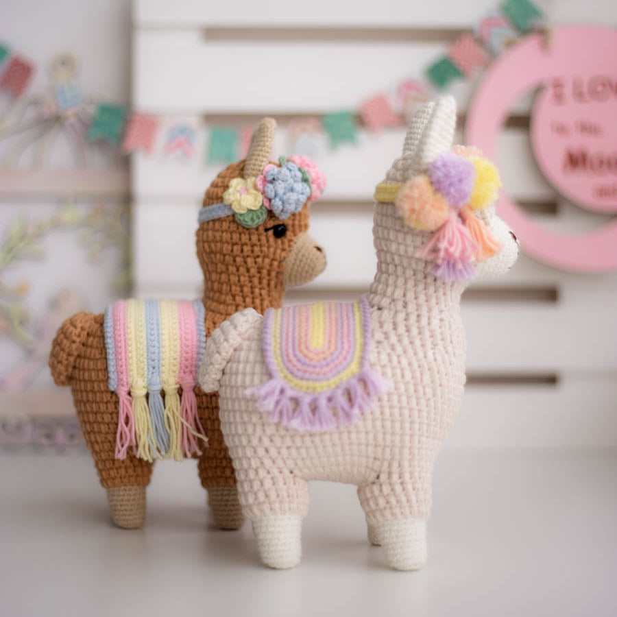 Amigurumi Crochet Llama. Crochet Pattern in PDF