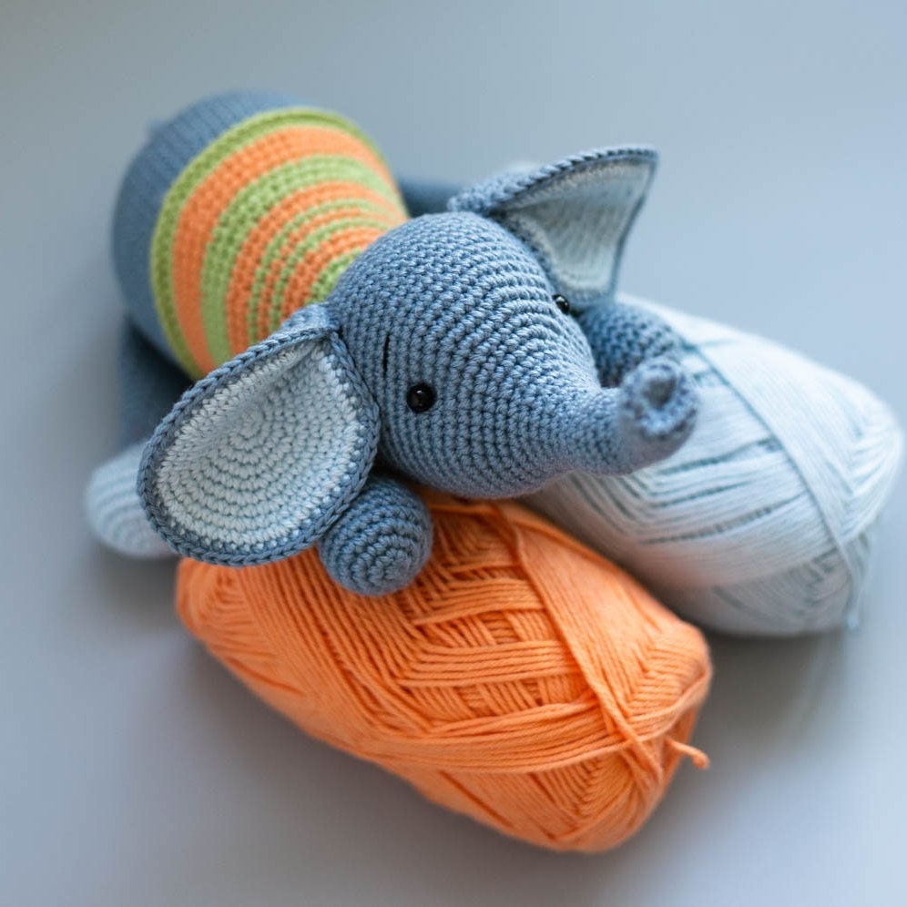 Amigurumi Croche Elephant. Crochet Pattern in PDF