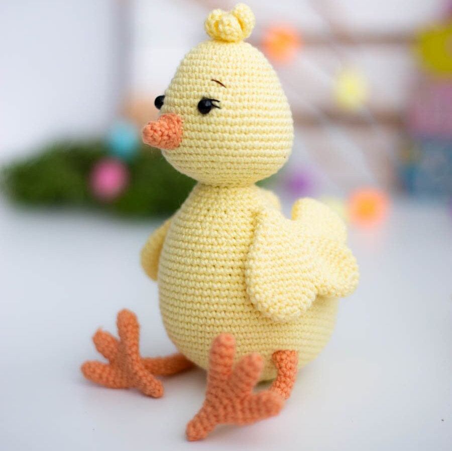 Amigurumi Crochet Chicken. Crochet Pattern in PDF