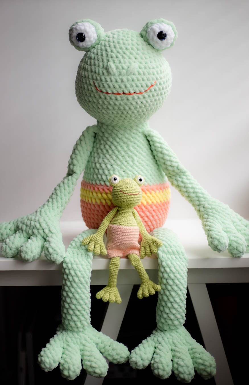 Amigurumi Crochet Frog. Crochet Pattern in PDF