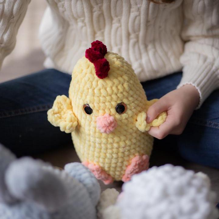 Crochet Plush Easter Chicken. Crochet Pattern in PDF.